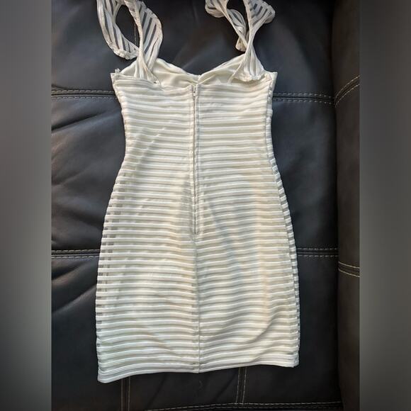 Like New- City Studio Ruffle Sleeve Mini Dress - Picture 2 of 3